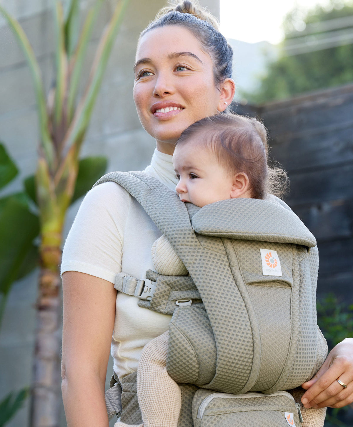 Ergobaby Baby Carriers Ergobaby Omni Deluxe Mesh Baby Carrier - Olive