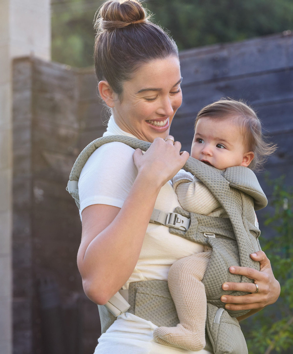 Ergobaby Baby Carriers Ergobaby Omni Deluxe Mesh Baby Carrier - Olive
