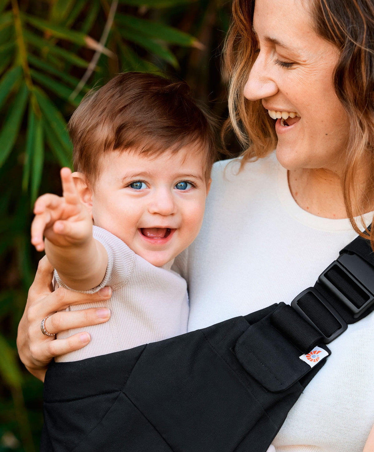 Ergobaby Baby Carriers Ergobaby Upsie Sling Carrier- Onyx Black