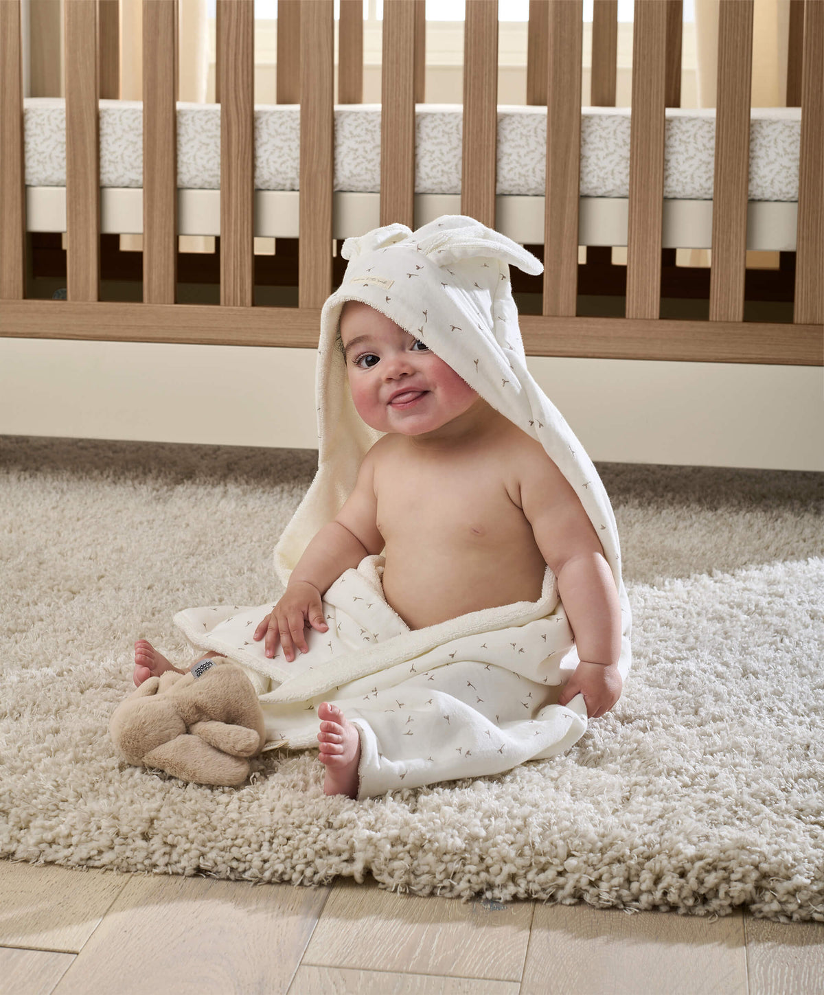 Mamas & Papas Welcome to the World Seedling Seed Hooded Towel - White
