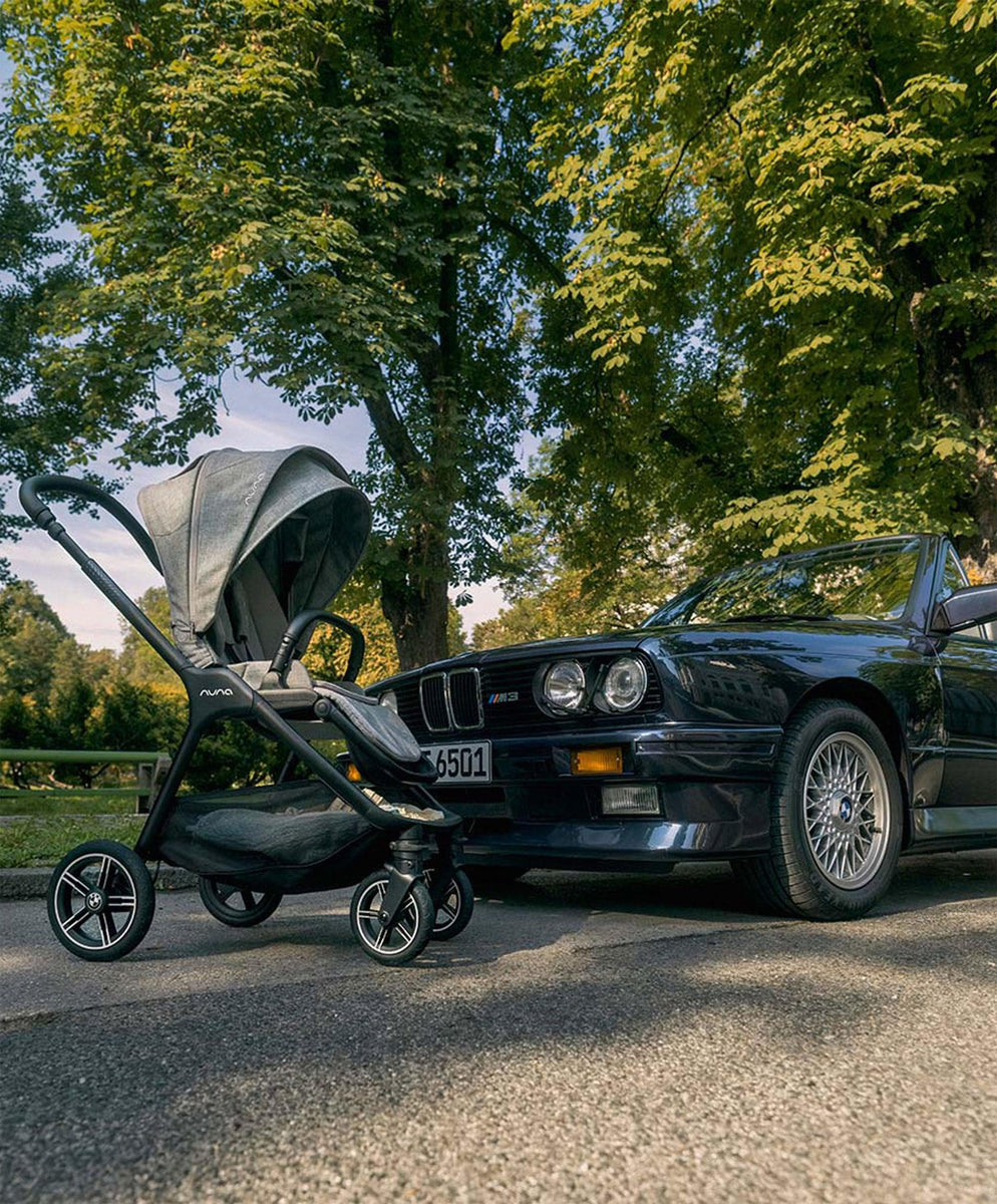 Nuna TRIV Next BMW Pushchair Bundle with PIPA Urbn Car Seat (3