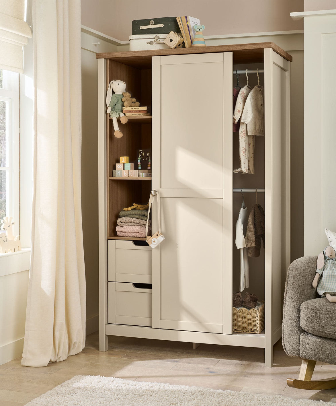 Sliding Door