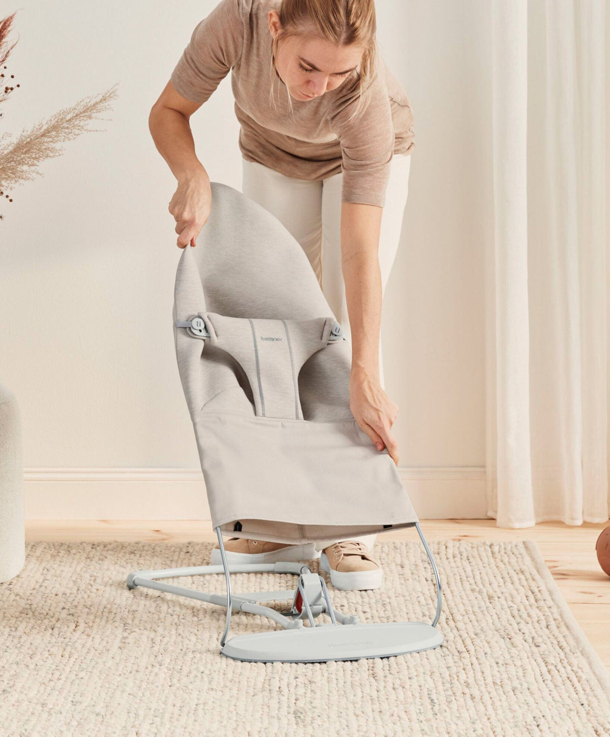 BabyBjörn Baby Bliss Bouncer Light Beige Mamas & Papas IE