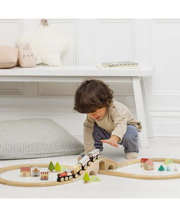 Le Toy Van Eco Friendly & Wooden Toys Le Toy Van Figure of 8 Train Set