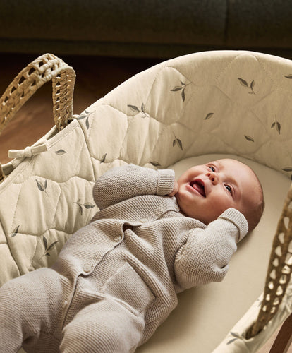 Little Green Sheep Little Green Sheep Quilted Moses Basket & Mattress - Leaves