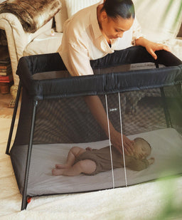 Mamas & Papas Babybjorn Travel Cot Light Bundle with Fitted Sheet - Black