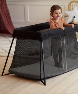 Mamas & Papas Babybjorn Travel Cot Light Bundle with Fitted Sheet - Black