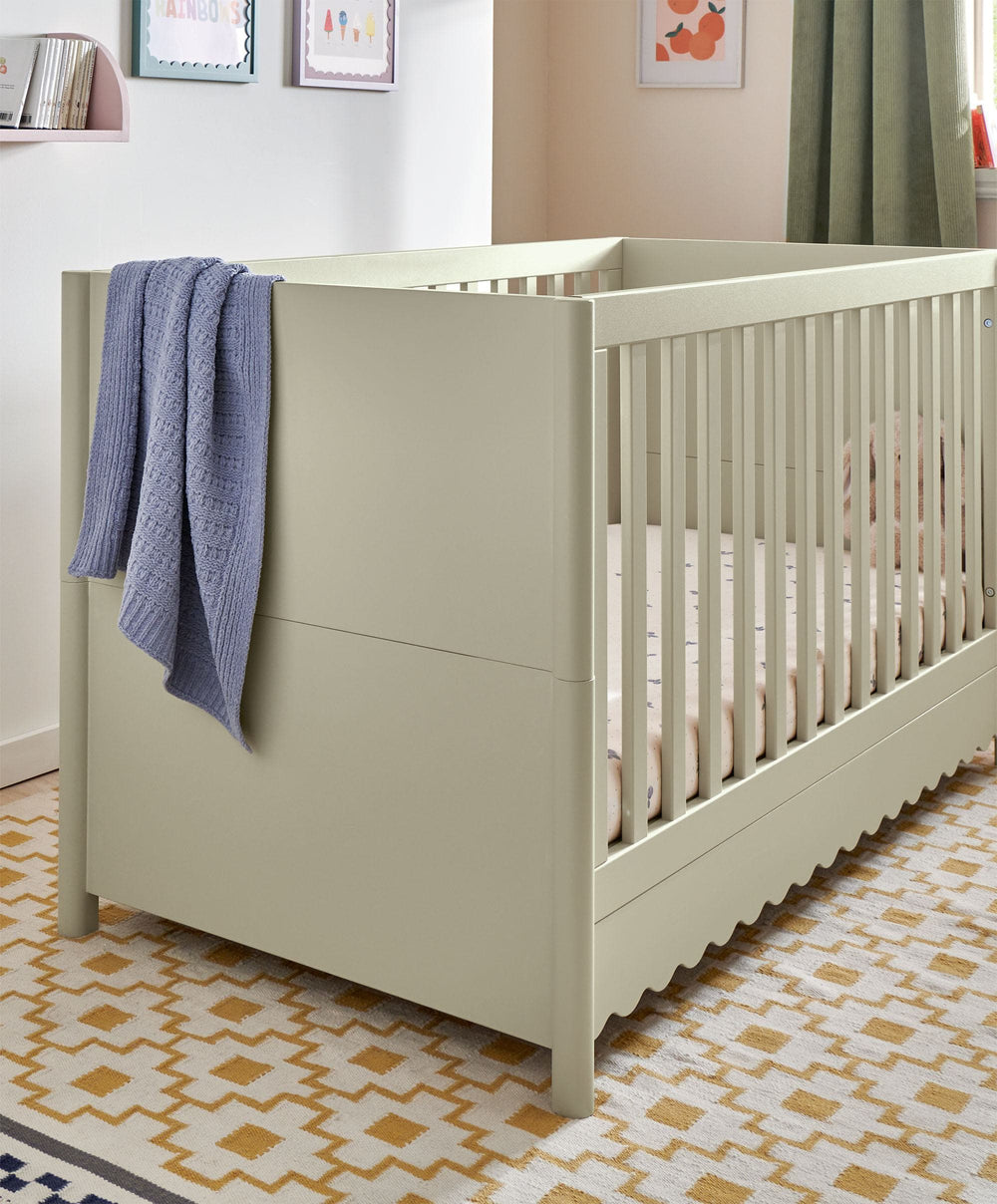 Mamas &amp; Papas Cotbed Bundles Eryn Cotbed with Signature Airflow Pocket Spring Cotbed Mattress - Willow Green