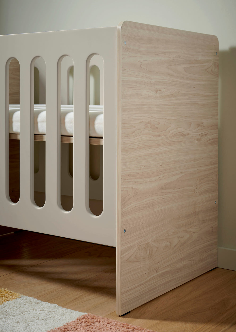 Mamas &amp; Papas Cots Vyne Mini Cot - White Oak