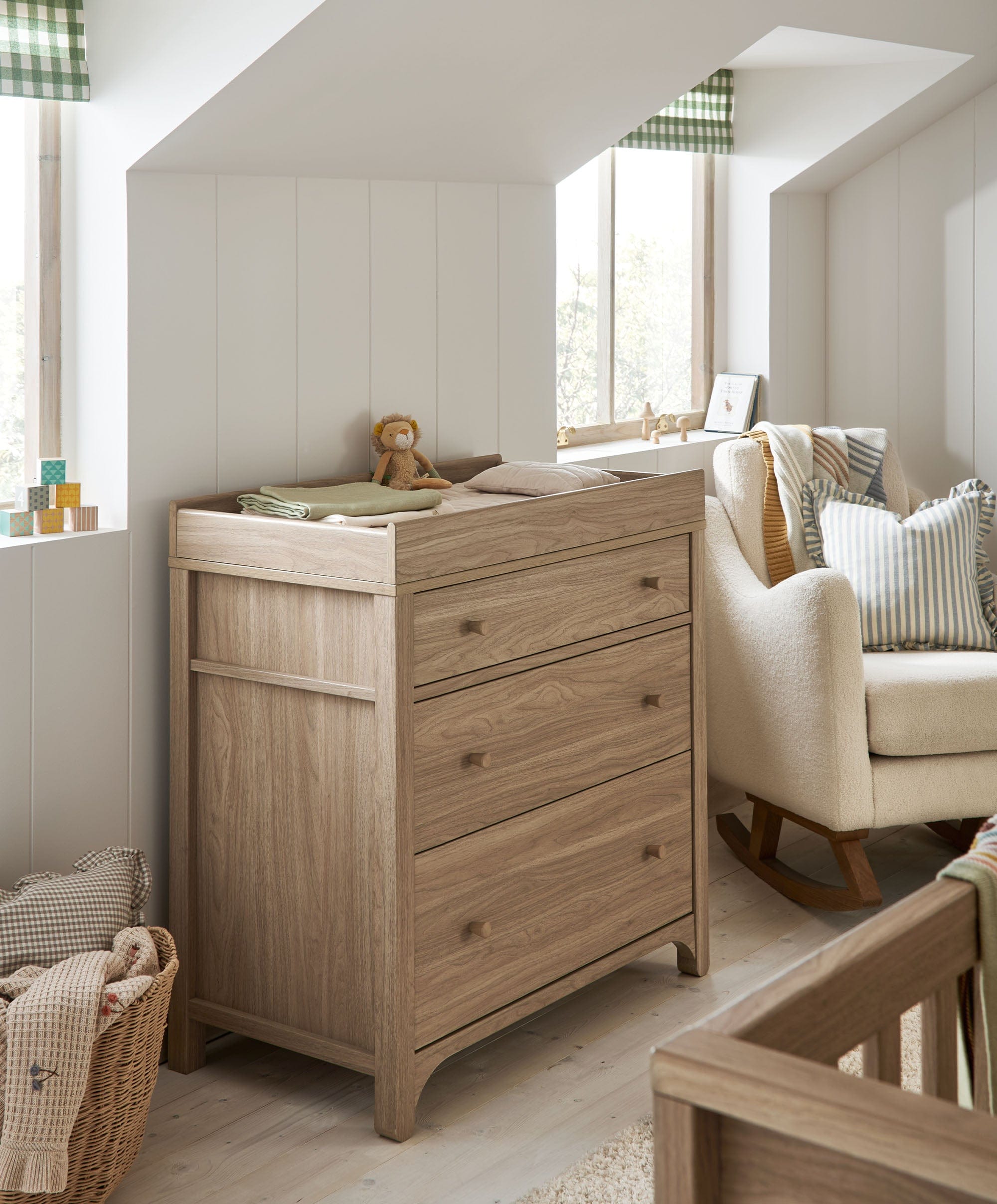 Mocka Mamas And Papas Aspen Cot Bed Baby Dressers Next Changing