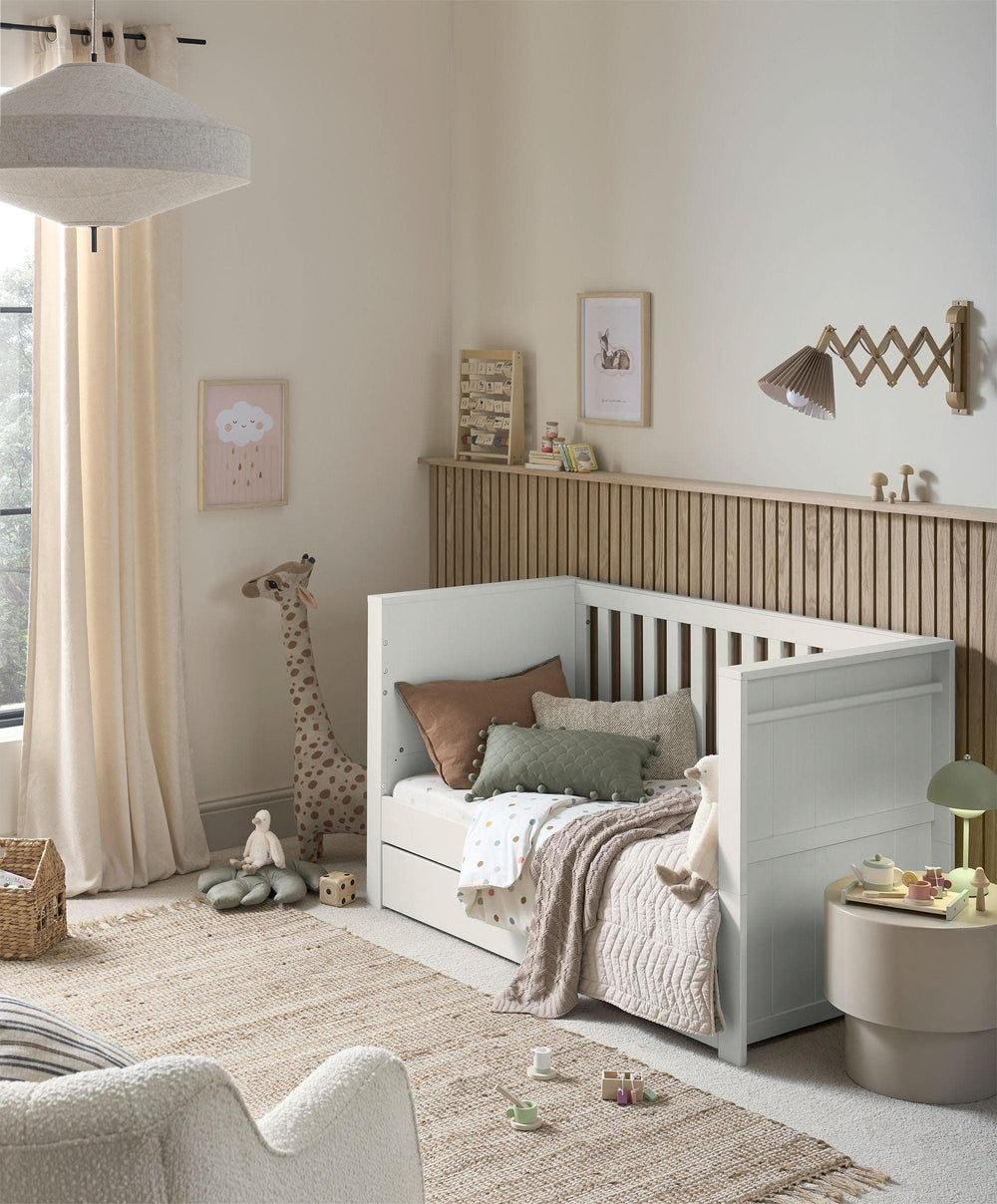 Mamas &amp; Papas Furniture Sets Franklin Nursery Bundle with Lua Bedside Crib (6 Piece) – White Wash