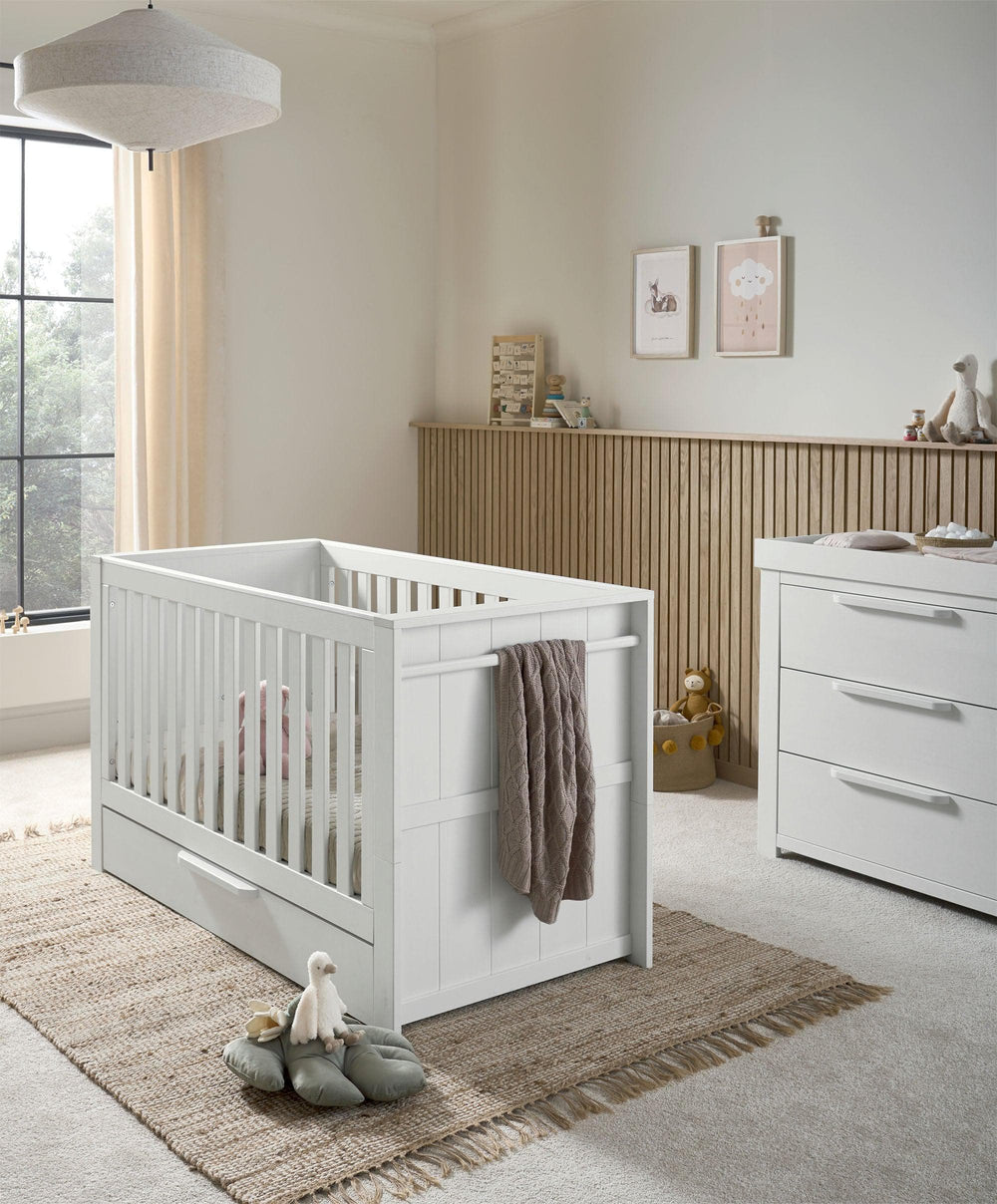 Mamas &amp; Papas Furniture Sets Franklin Nursery Bundle with Lua Bedside Crib (6 Piece) – White Wash