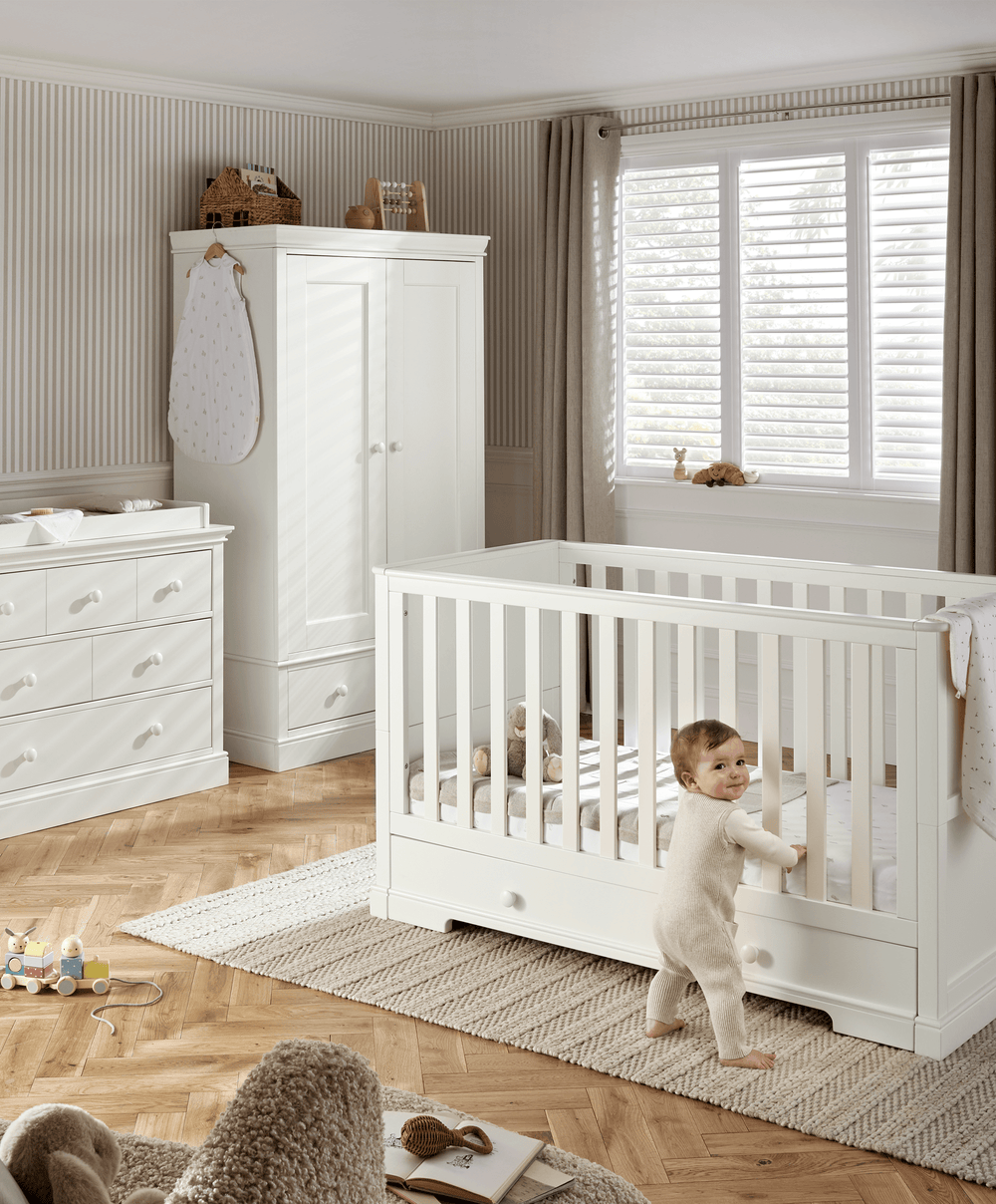 Mamas &amp; Papas Furniture Sets Oxford Nursery Bundle with Lua Bedside Crib (6 Piece) – White