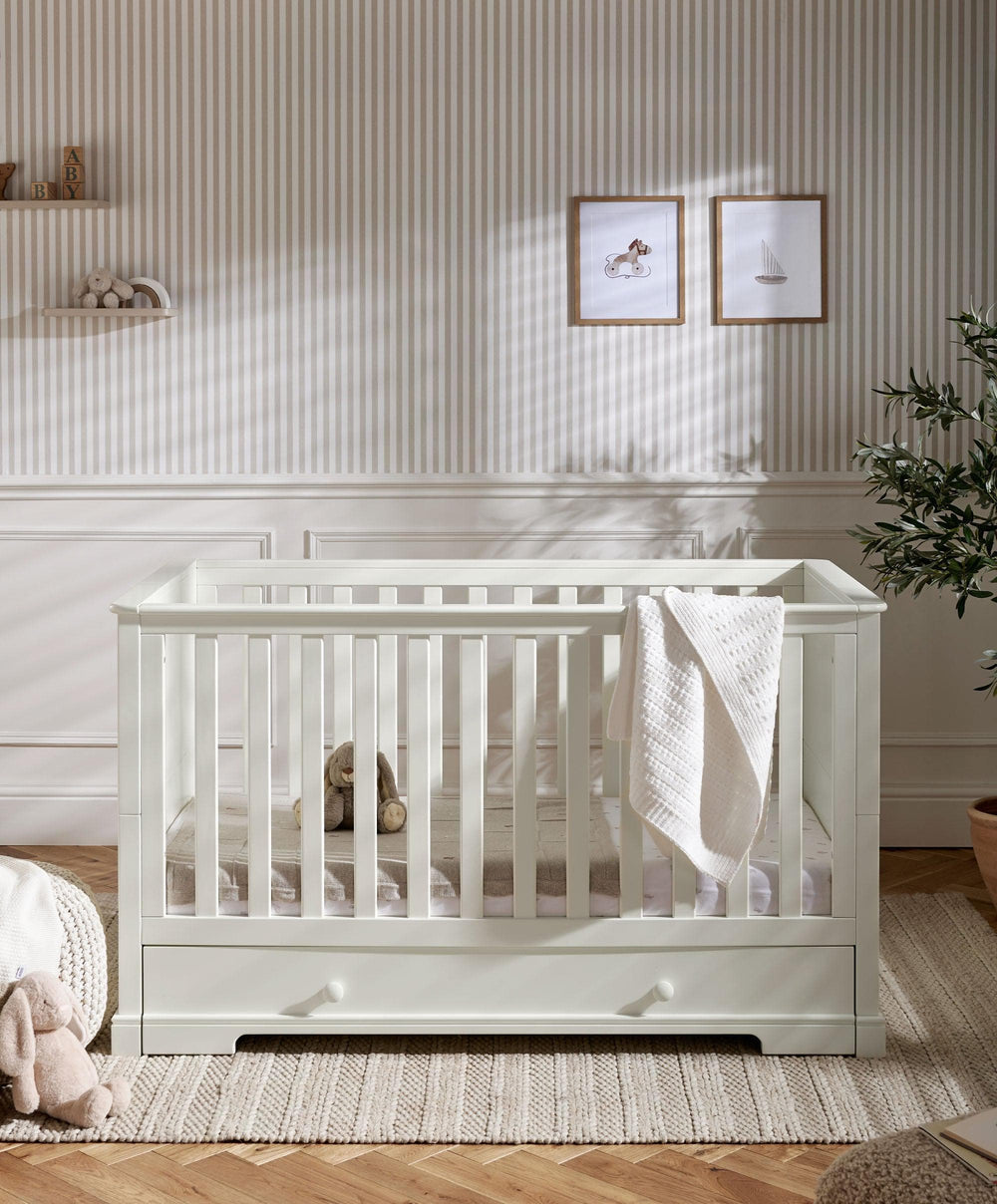 Mamas &amp; Papas Furniture Sets Oxford Nursery Bundle with Lua Bedside Crib (6 Piece) – White