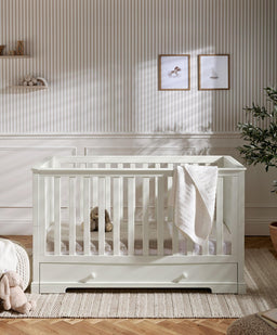 Mamas & Papas Furniture Sets Oxford Nursery Bundle with Lua Bedside Crib (6 Piece) – White