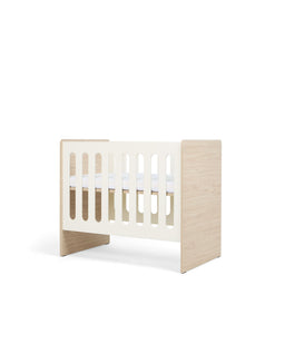 Mamas & Papas Furniture Sets Vyne Mini Cot with Essential Airflow Fibre Petite Cot Mattress & Sheets (4 Piece) - White/Oak