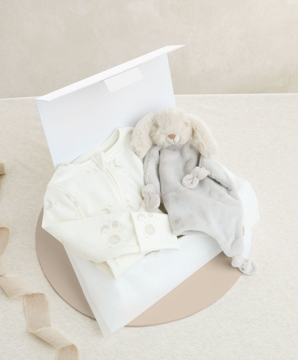 Mamas &amp; Papas Gift Boxes 0-3m Celestial Print All In One &amp; Grey Bunny Comforter Gift Box