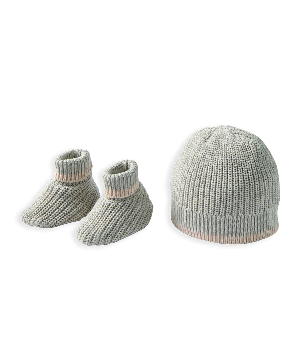 Mamas &amp; Papas Hats &amp; Booties Welcome to the world Knitted Hat &amp; Booties Set