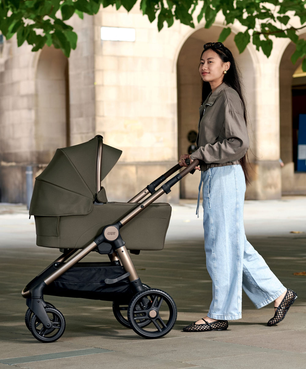 Mamas &amp; Papas Pushchairs Ocarro 2 Complete Pushchair Bundle with Cybex Aton B2 i-Size Baby Car Seat  (8 Pieces) – Evergreen