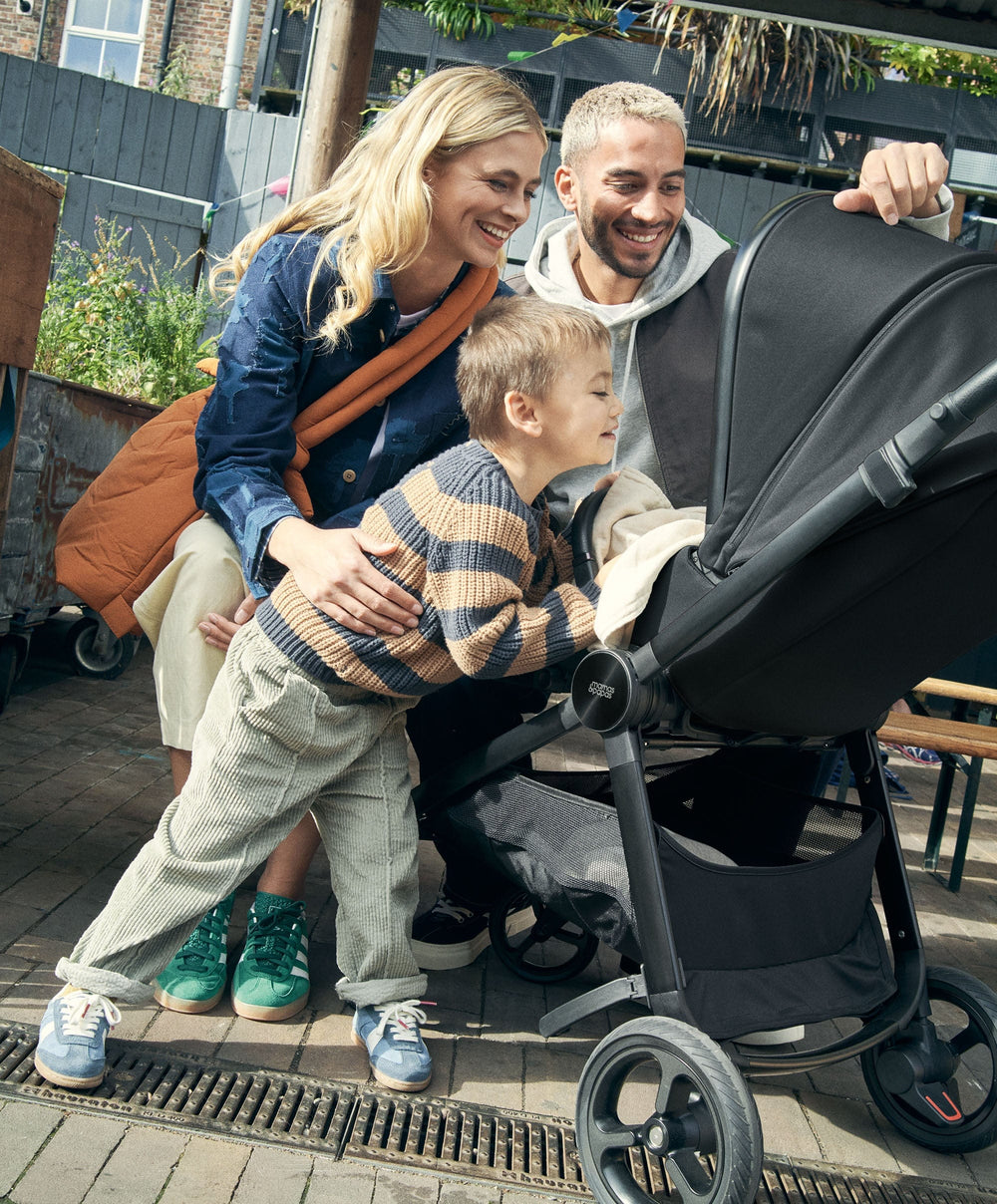 Mamas &amp; Papas Pushchairs Vardo Pushchair Ultimate Newborn Bundle with Cybex Cloud T (13 Pieces) - Noir