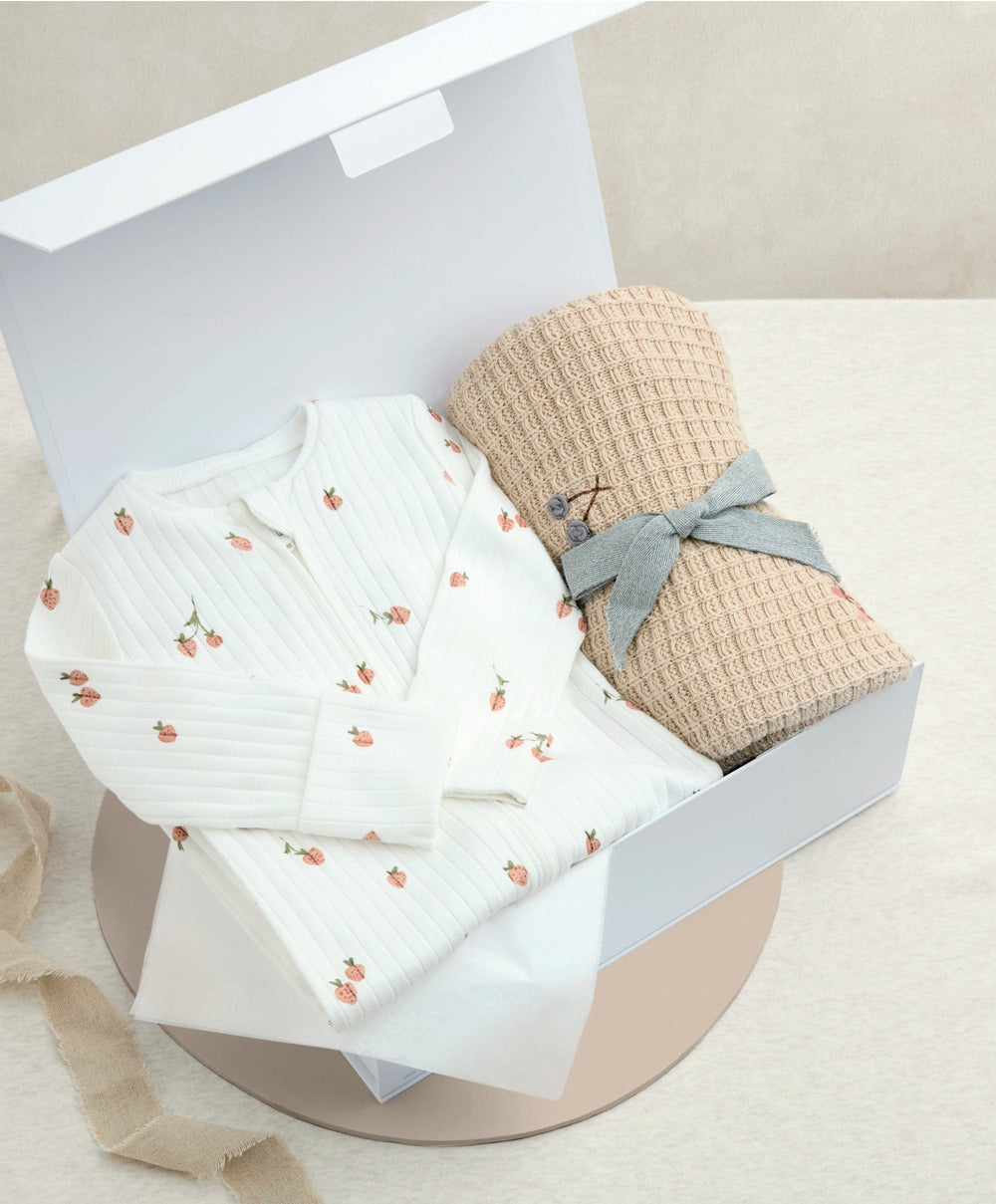 Mamas &amp; Papas Strawberry Gift Box