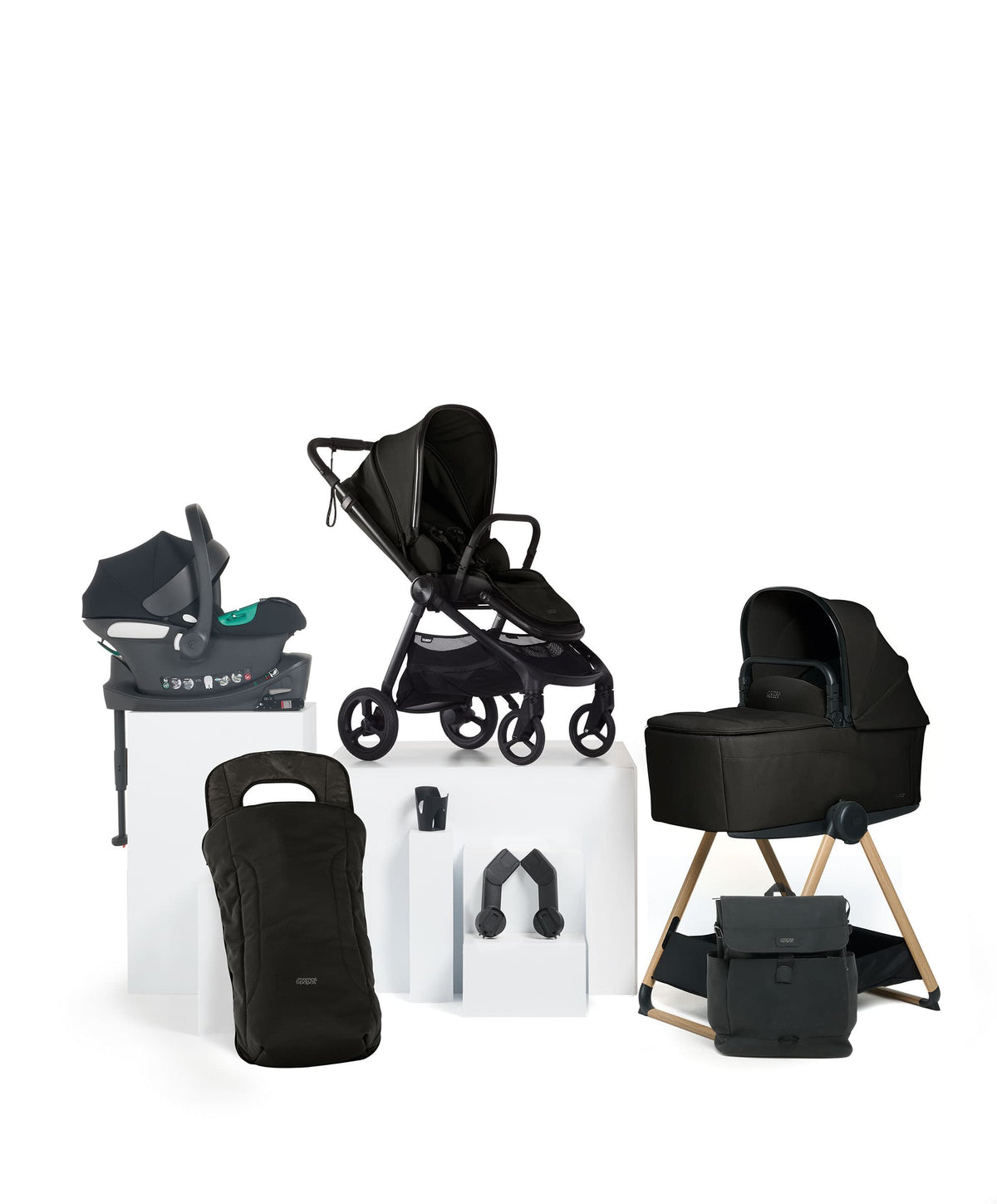 Mamas & Papas Vardo S Complete with Aton B2 & CC Stand - Noir