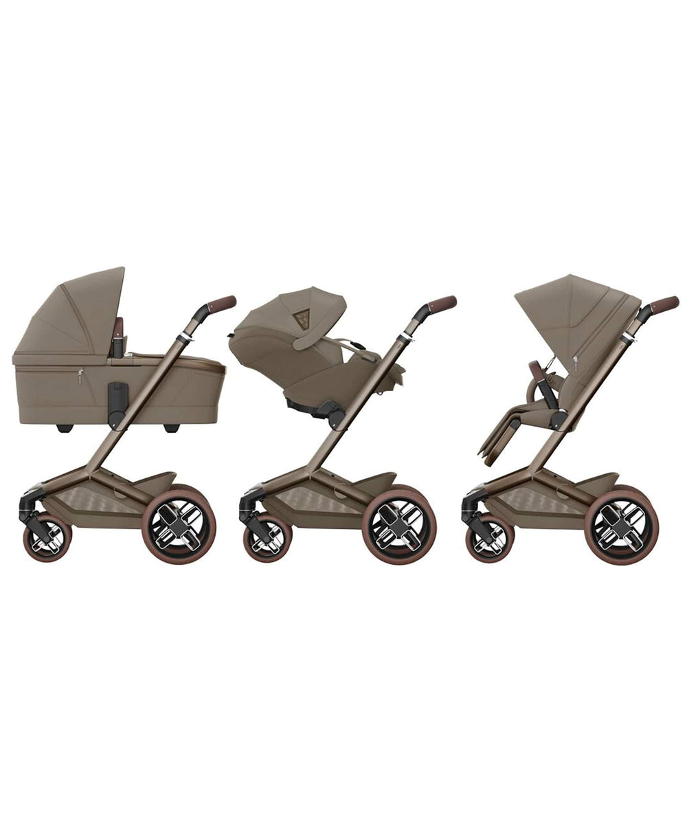 Maxi Cosi Maxi-Cosi Fame Pushchair &amp; Carrycot with Maxi-Cosi Coral Slide Pro Car Seat - Oak Truffle