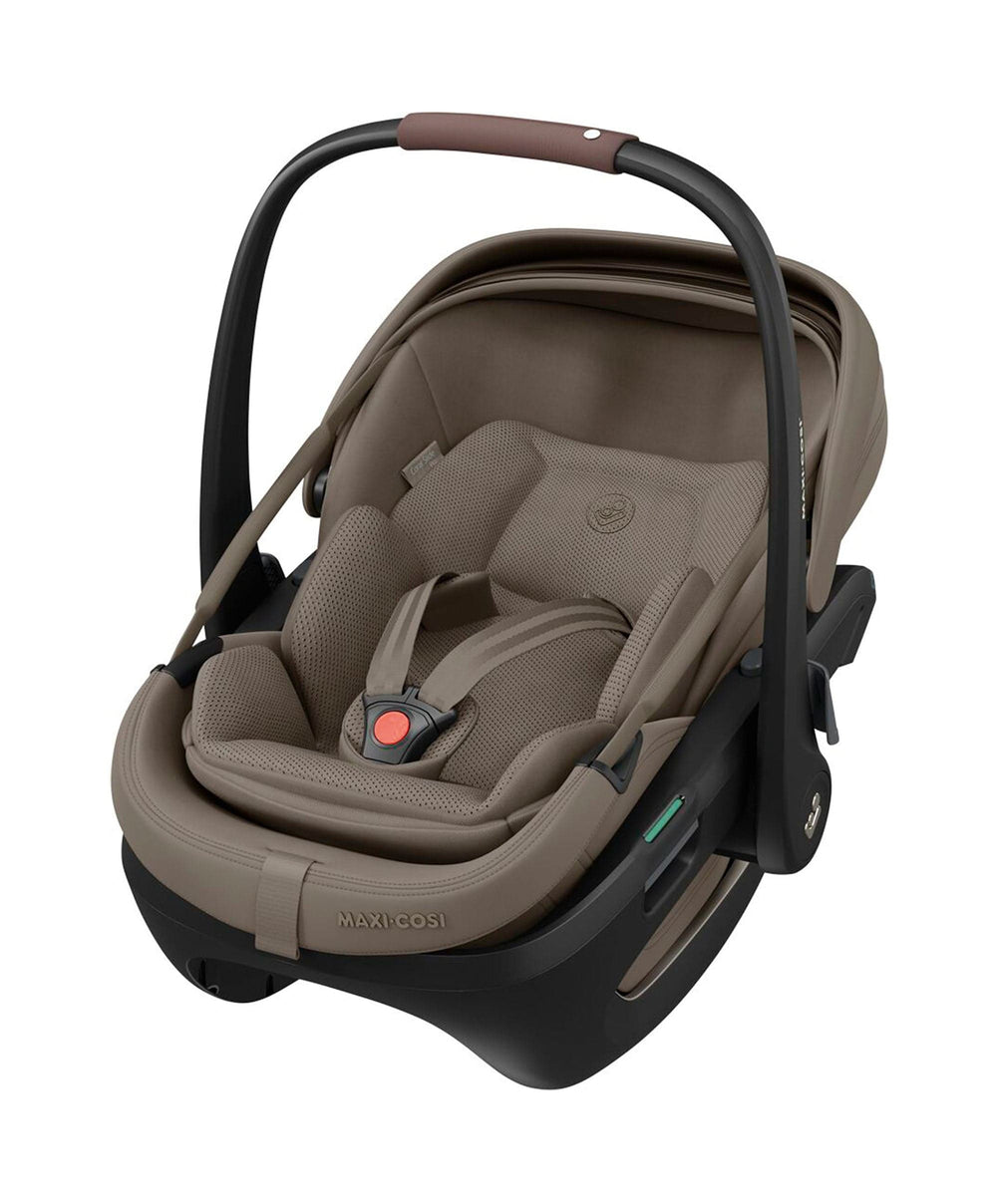 Maxi Cosi Pushchairs Maxi-Cosi Fame Cabin Pushchair Bundle with Maxi-Cosi Coral Slide Pro Car Seat &amp; Base (4 Pieces) -Truffle