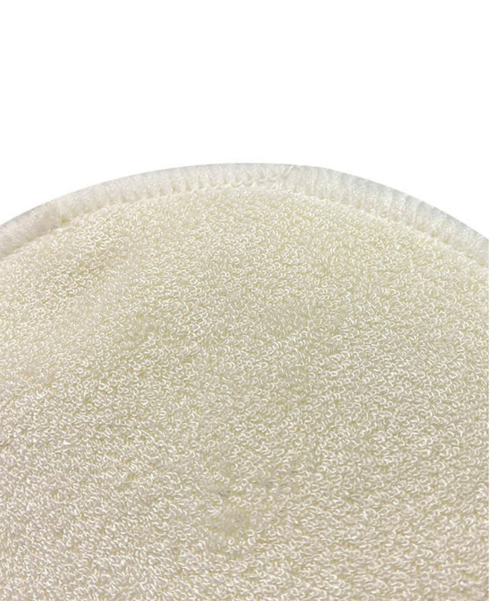 Medela Breastfeeding Fraupow Wearable Breast Pump Complete Bundle with Storage Bags &amp; Nursing Pads