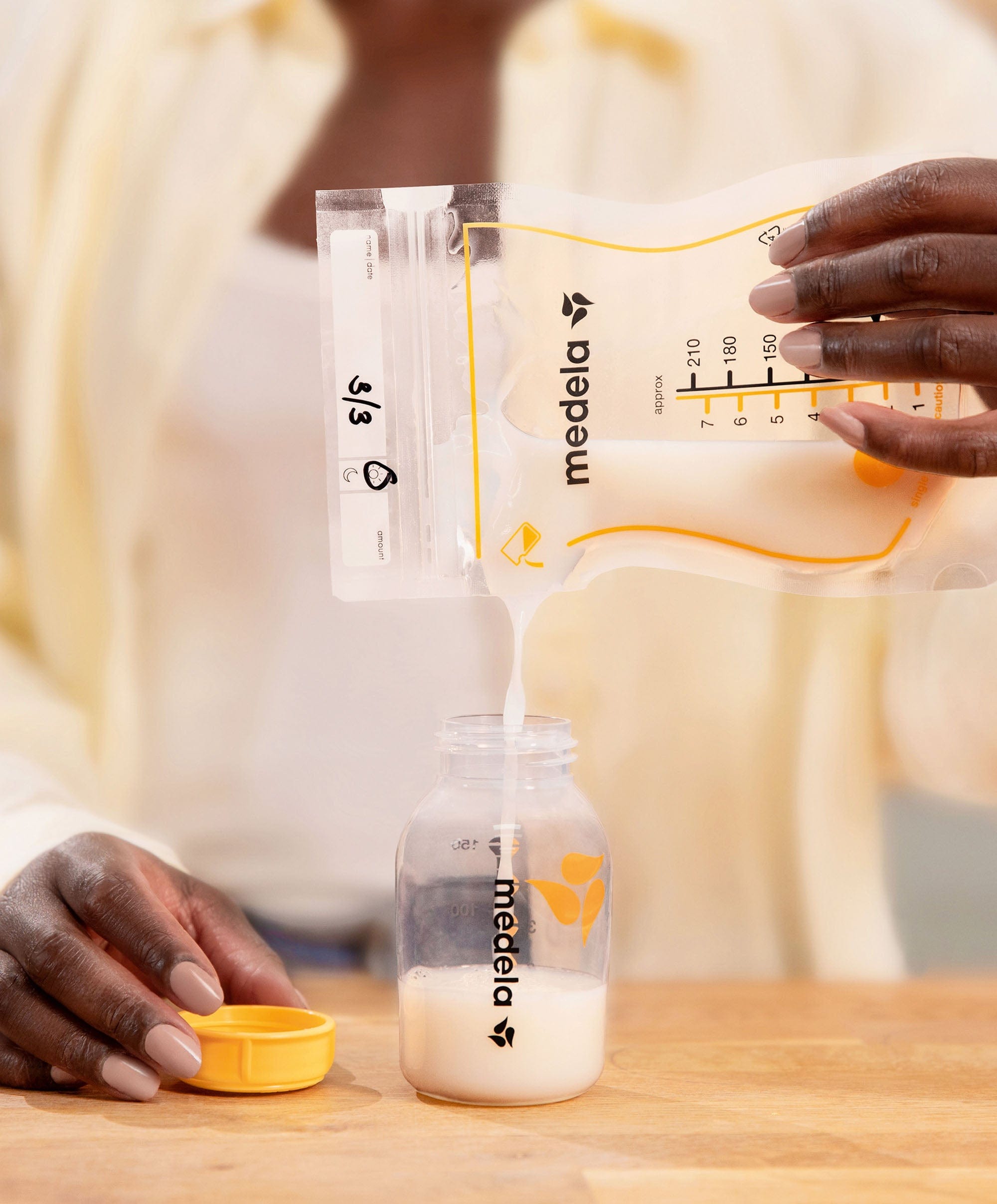 Medela Easy Pour Breast Milk Storage Bags - Pack of 50 – Mamas