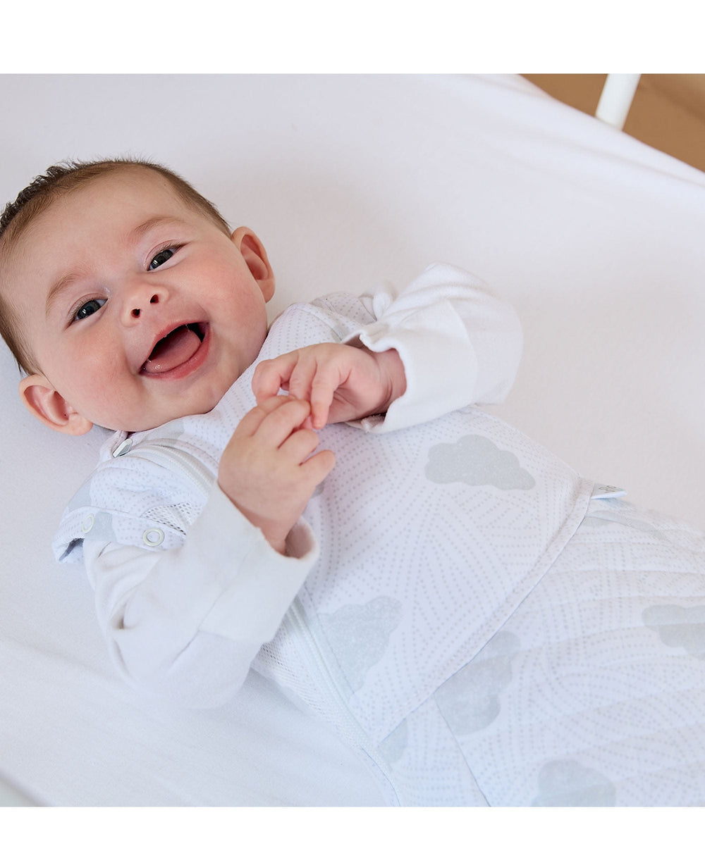 Purflo Purflo Swaddle to Sleep Bag 0-4 Months (2.5 Tog) - Cotton Clouds