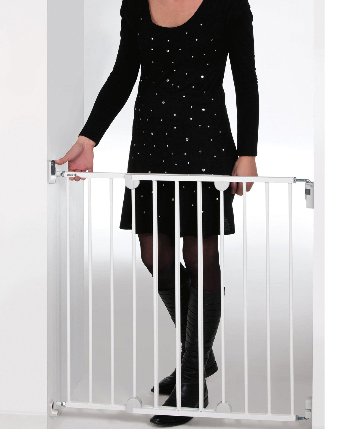 Safety 1st Wall Fix Extending Gate White – Mamas Papas IE