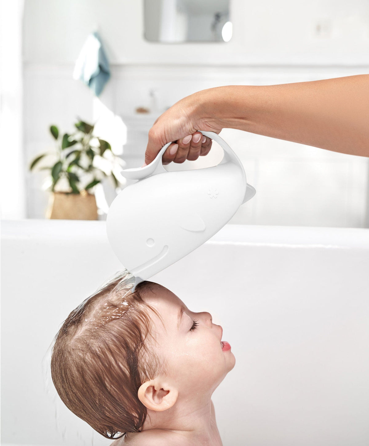 Skip Hop Baths SkipHop Moby Bath Rinser  - White