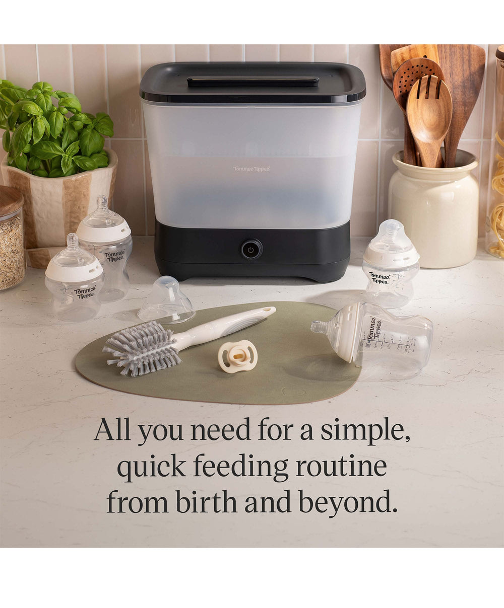 Tommee Tippee Bottle Feeding Tommee Tippee Bottle and Steriliser Set - Black