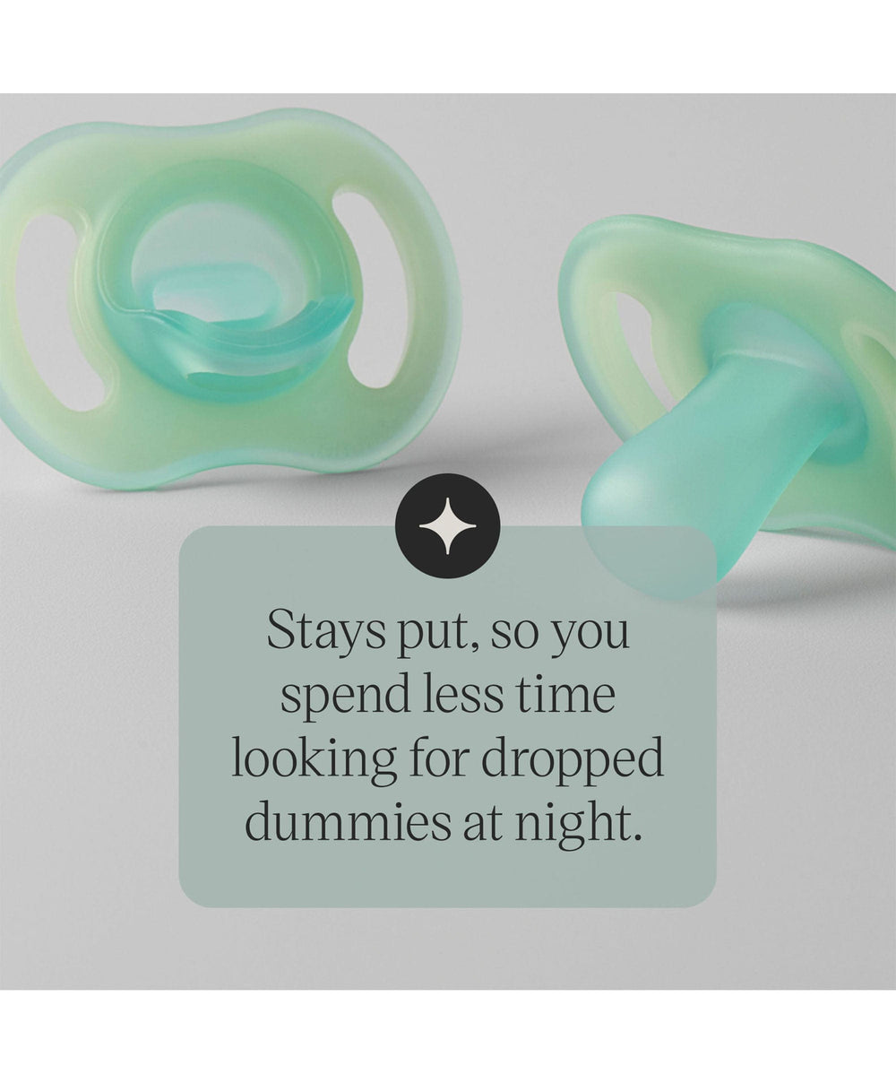 Tommee Tippee Soothers Tommee Tippee Ultra-light StayPut Night Glow Soother  0-6m  (2 Pack)