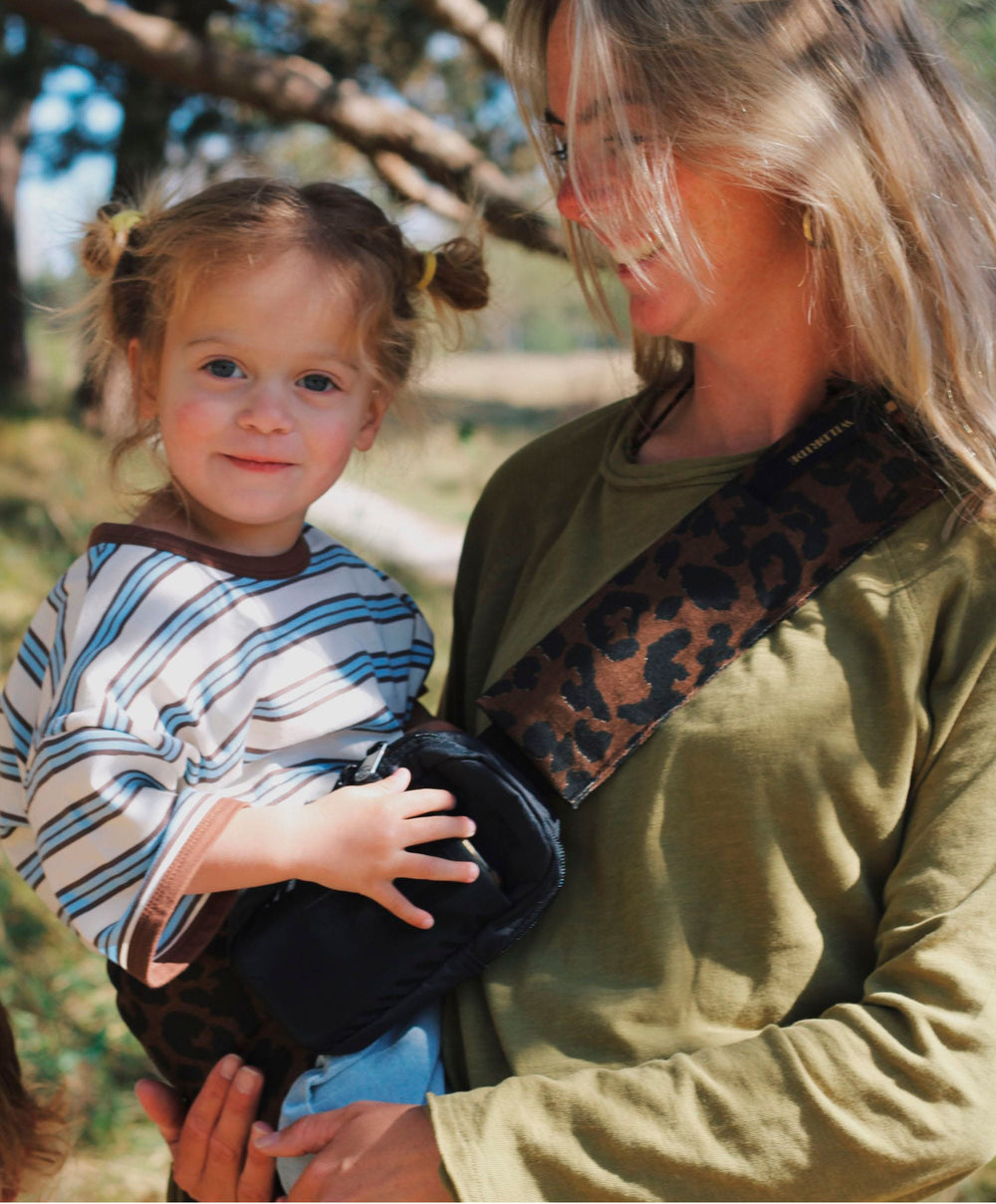 Wildride Wildride Toddler Carrier with Free Bag - Leopard